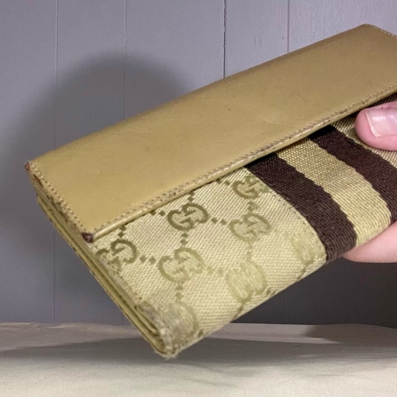 Gucci Beige and Brown Clutch - Picture 11 of 14